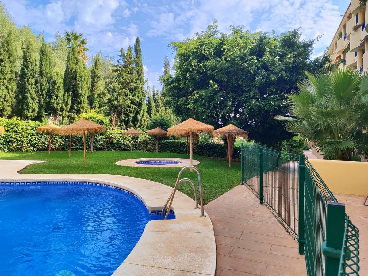 2 Bed Middle Floor Apartment in Fuengirola