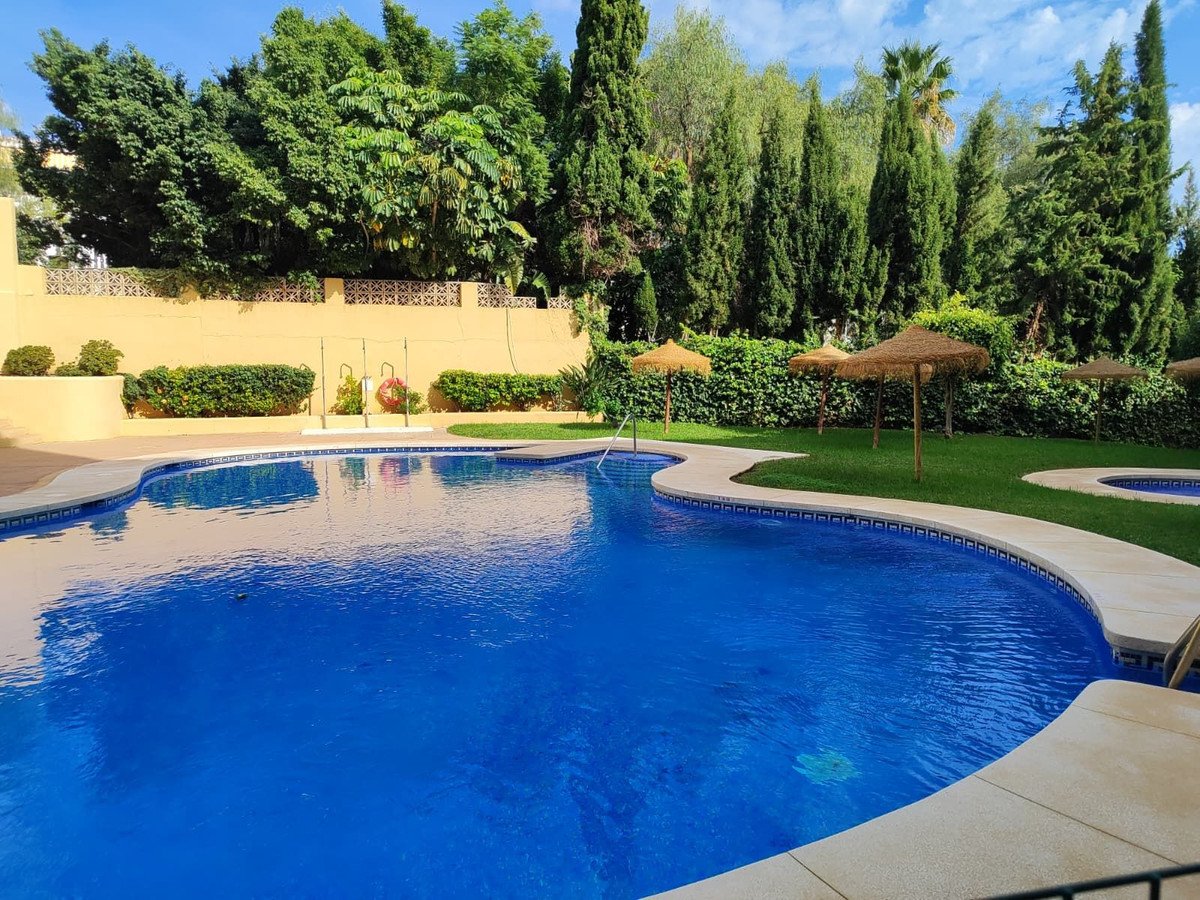 2 Bed Middle Floor Apartment in Fuengirola