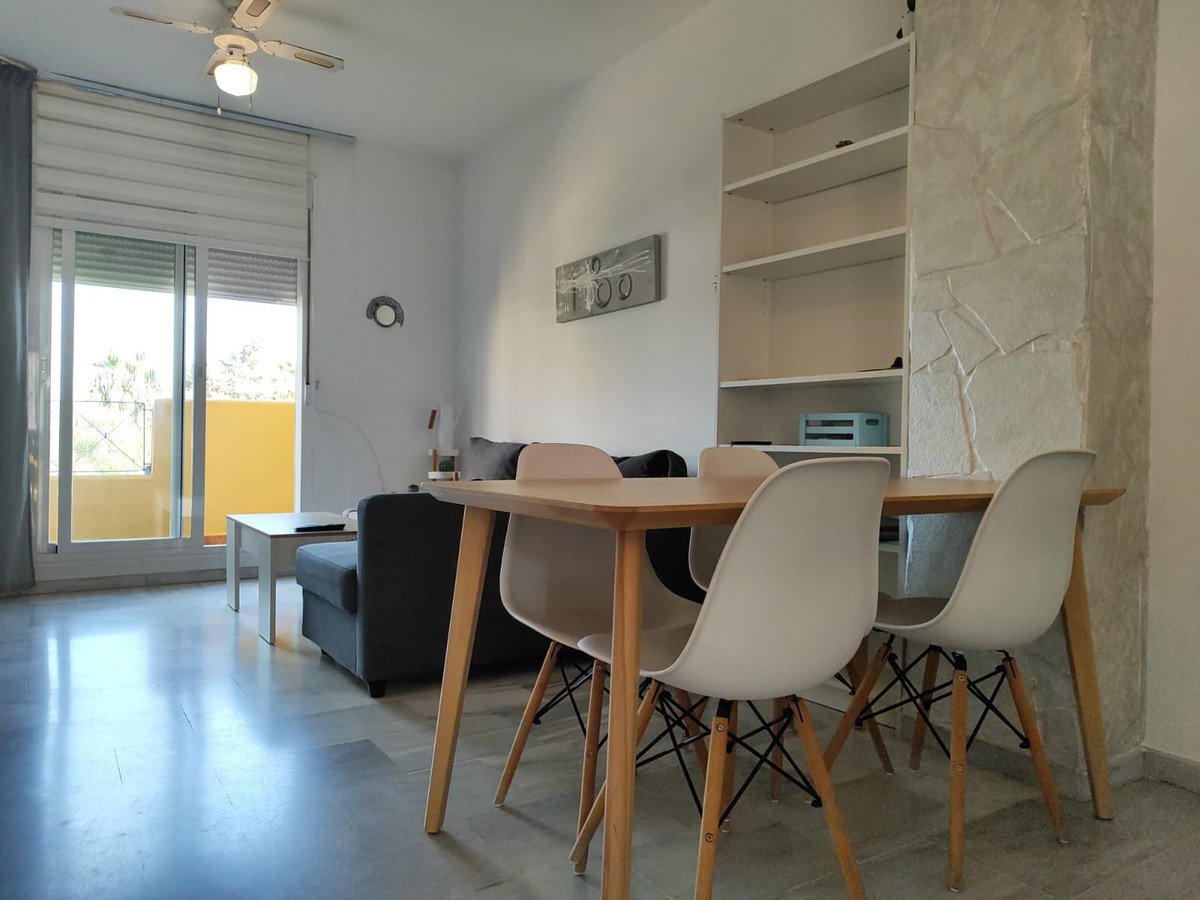 2 Bed Middle Floor Apartment in Fuengirola