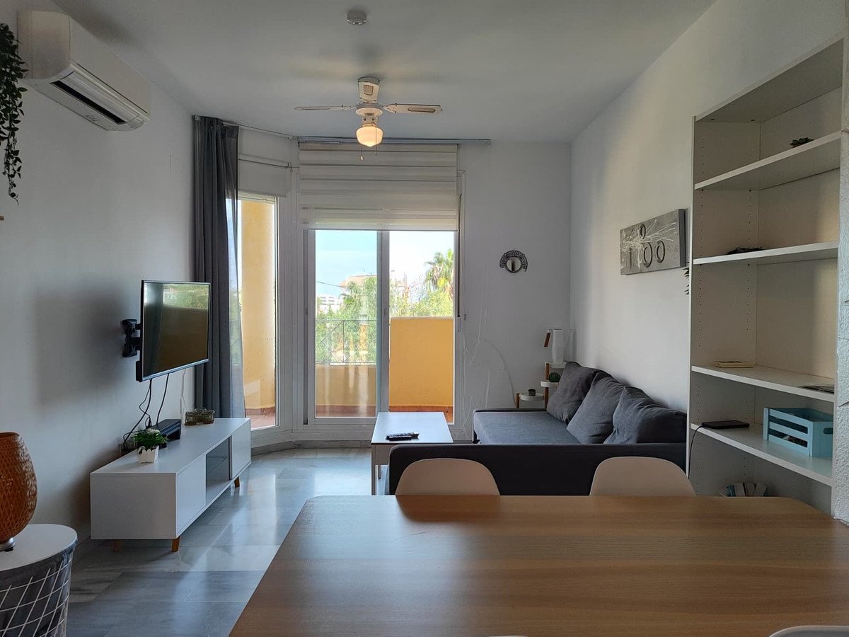 2 Bed Middle Floor Apartment in Fuengirola