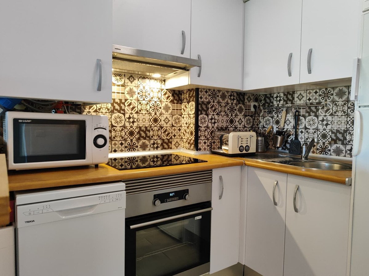 2 Bed Middle Floor Apartment in Fuengirola