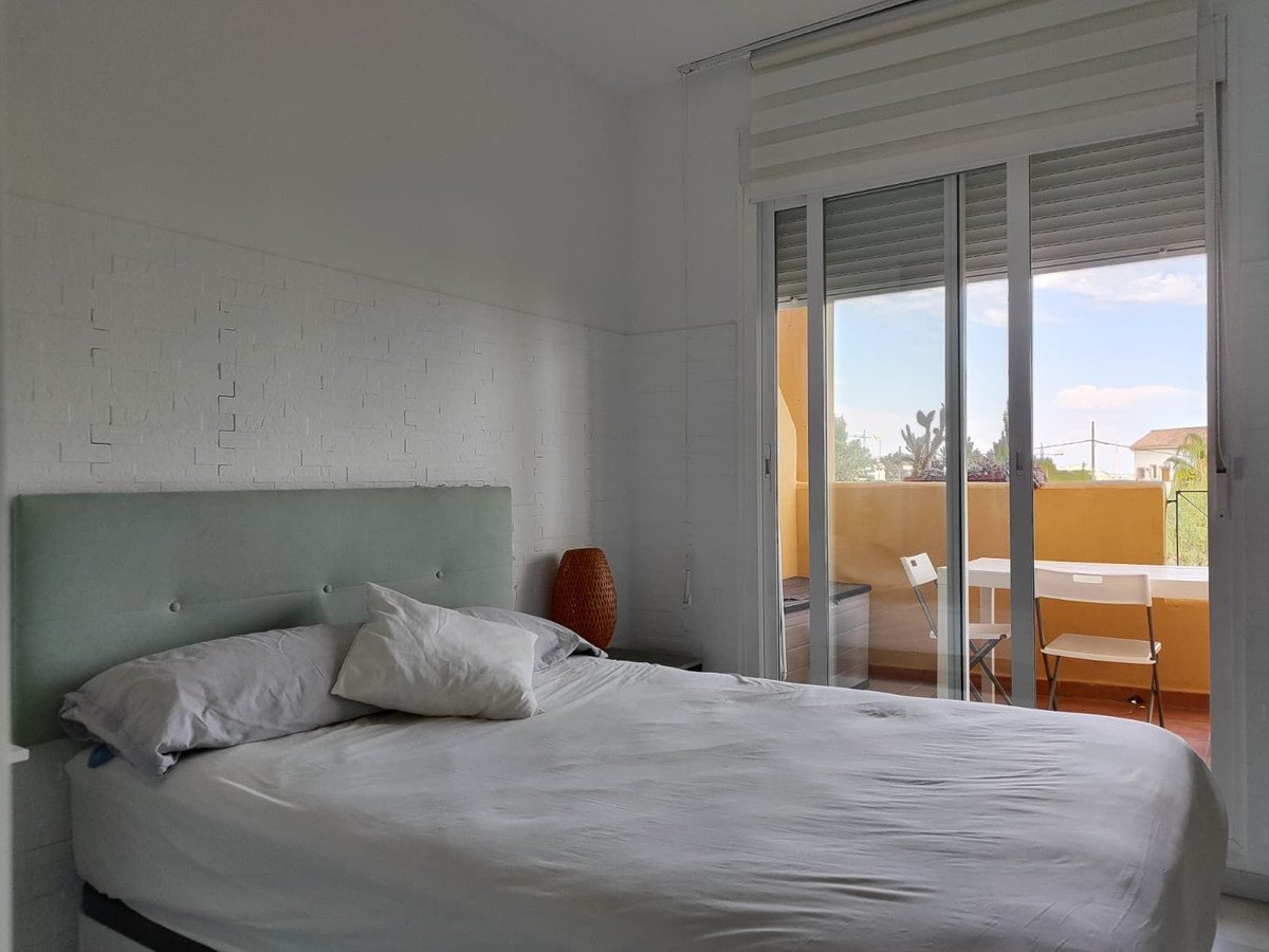 2 Bed Middle Floor Apartment in Fuengirola