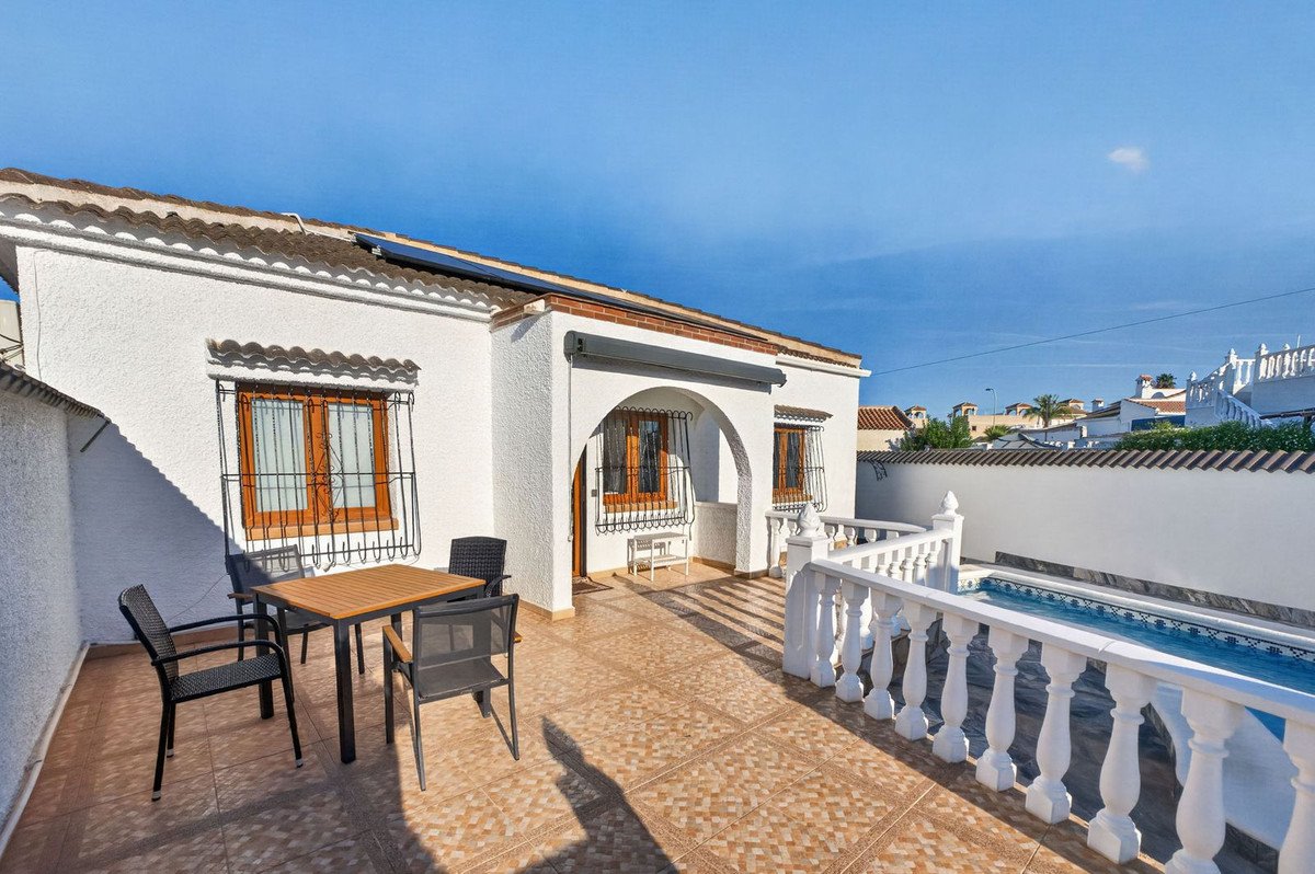 3 Bed Detached Villa in Torrevieja