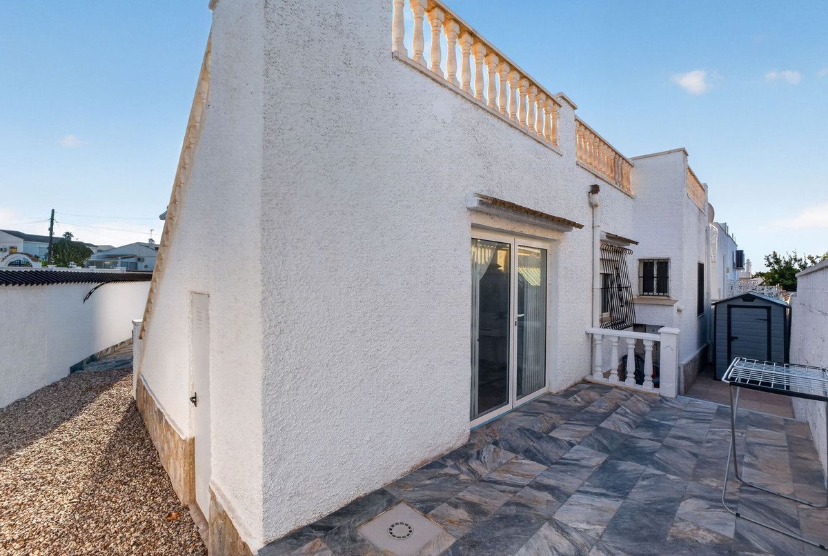 3 Bed Detached Villa in Torrevieja
