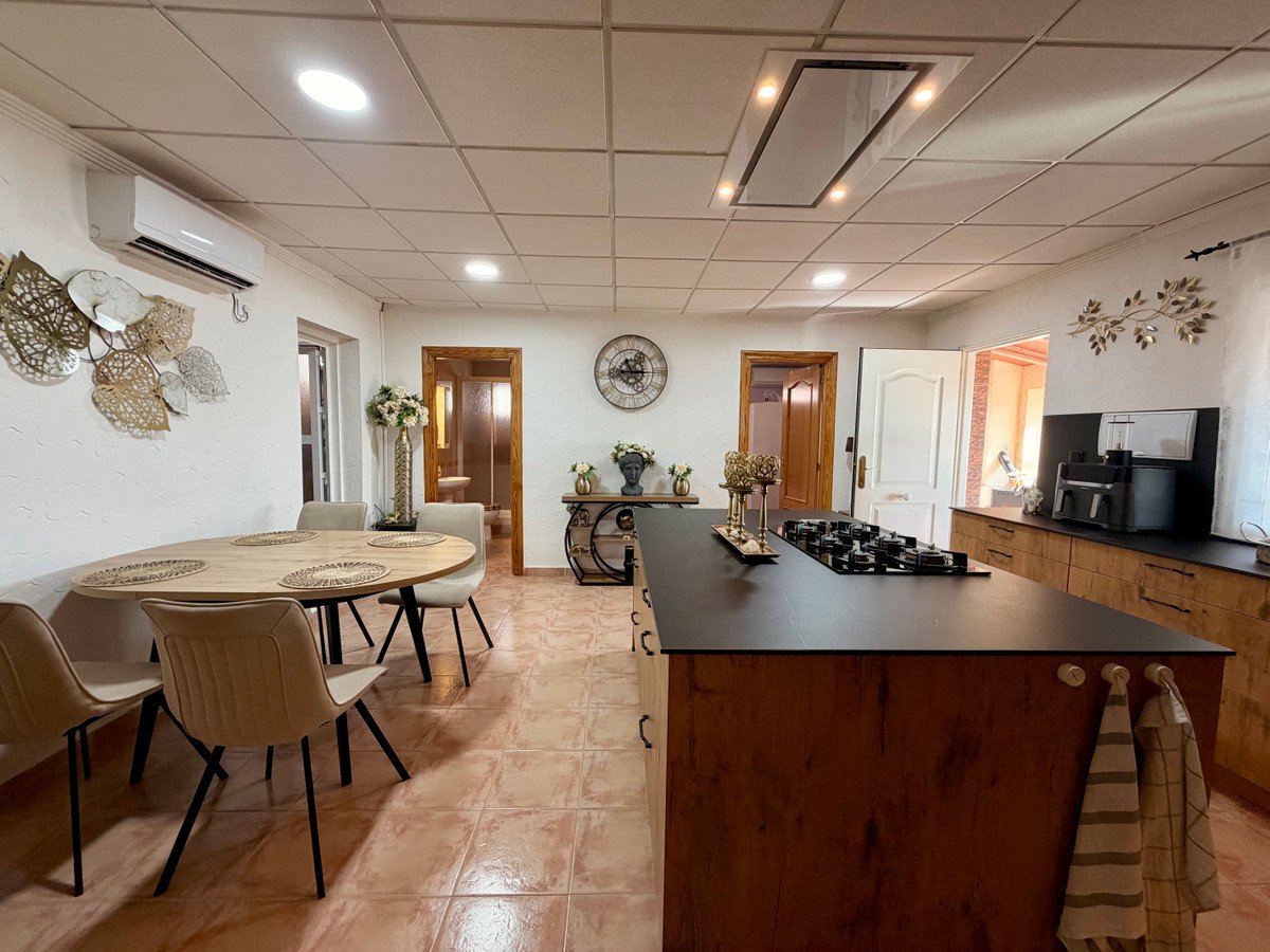3 Bed Detached Villa in Fortuna
