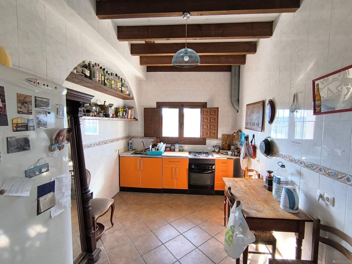 8 Bed Detached Villa in Novelda