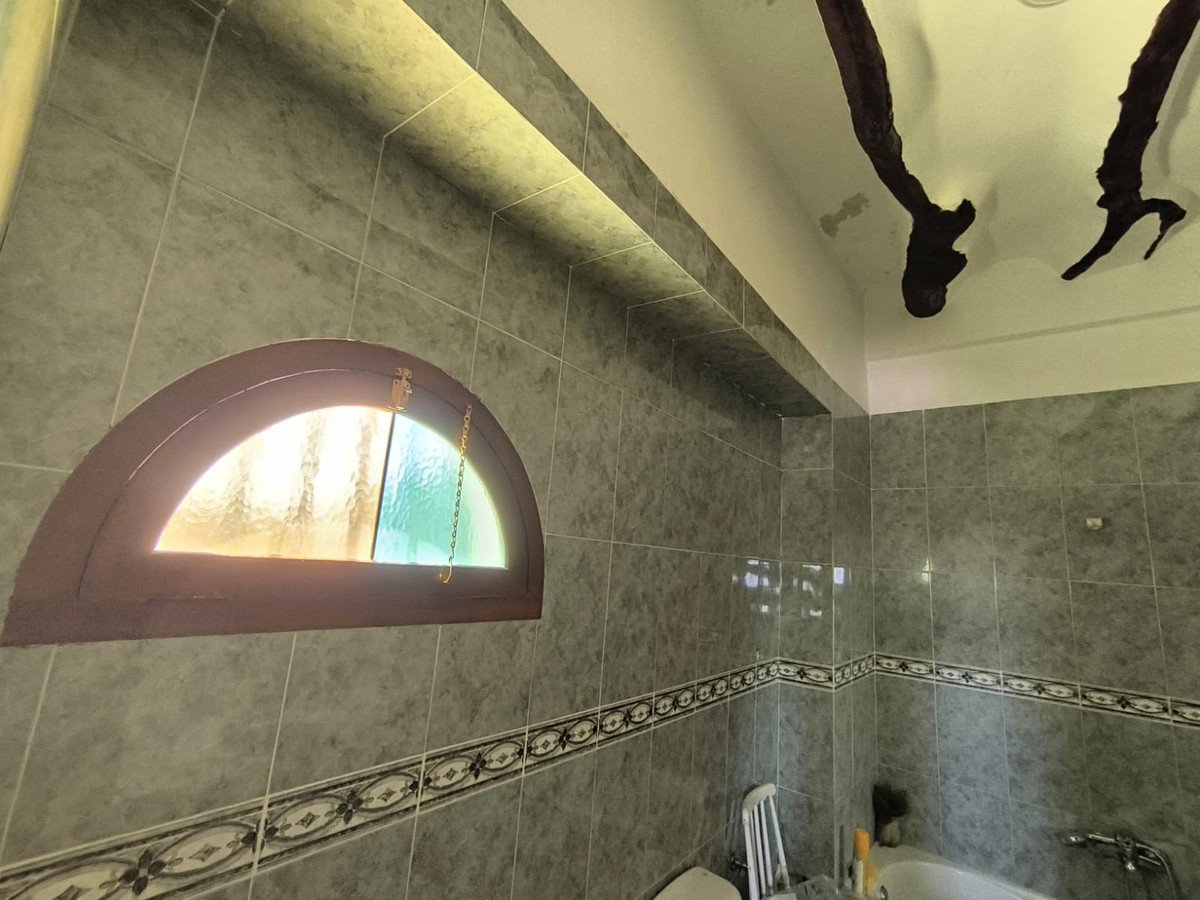 8 Bed Detached Villa in Novelda