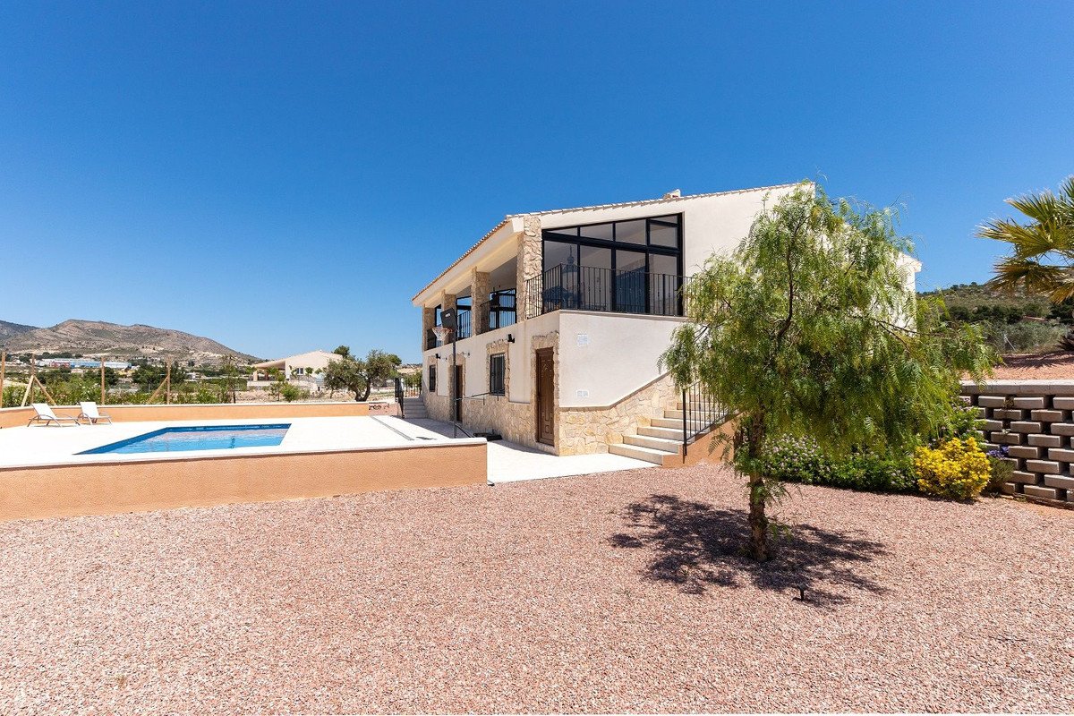 5 Bed Detached Villa in La Romana