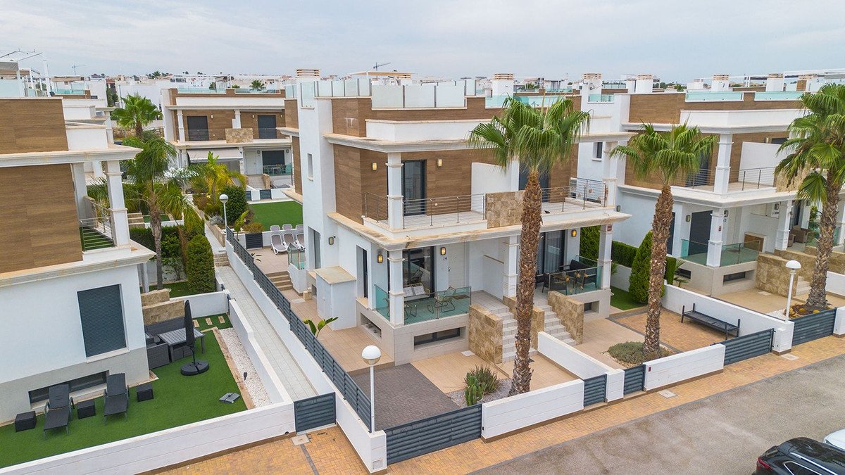4 Bed Semi-Detached House in Ciudad Quesada