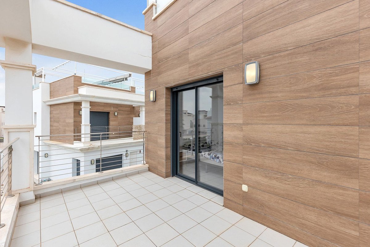 4 Bed Semi-Detached House in Ciudad Quesada