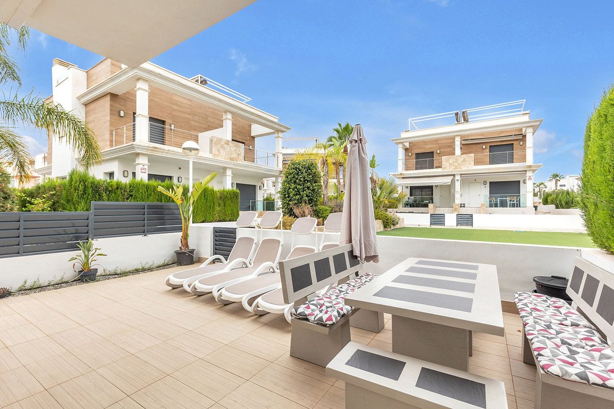 4 Bed Semi-Detached House in Ciudad Quesada