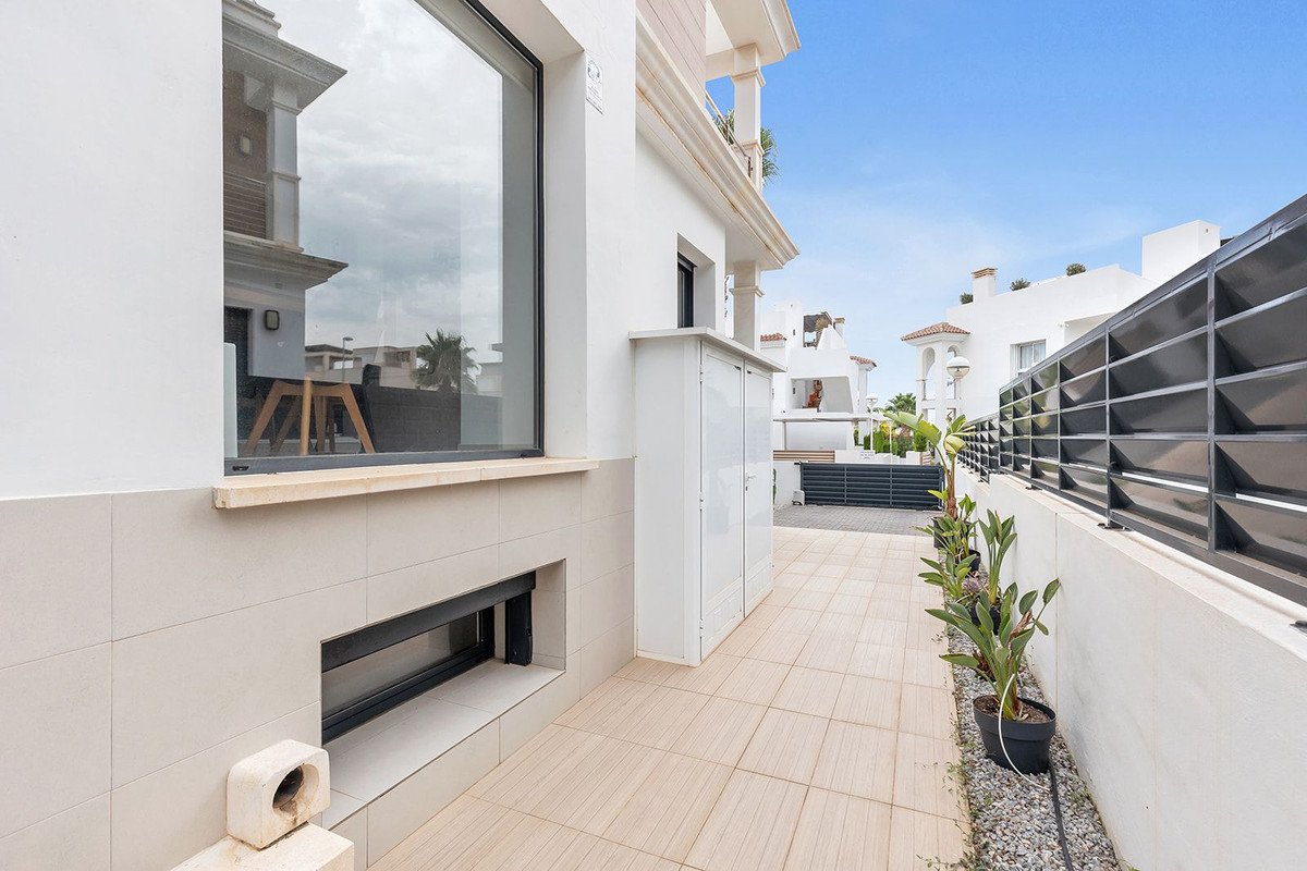 4 Bed Semi-Detached House in Ciudad Quesada