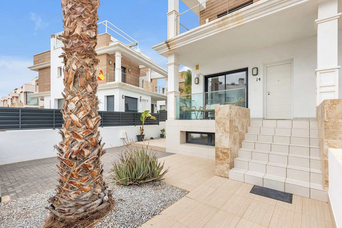 4 Bed Semi-Detached House in Ciudad Quesada
