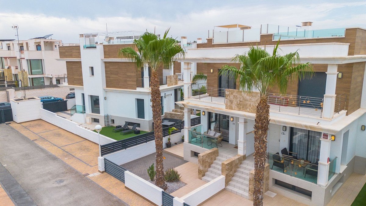 4 Bed Semi-Detached House in Ciudad Quesada