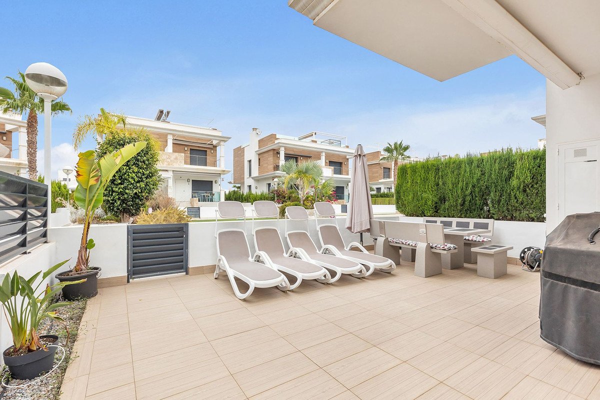 4 Bed Semi-Detached House in Ciudad Quesada