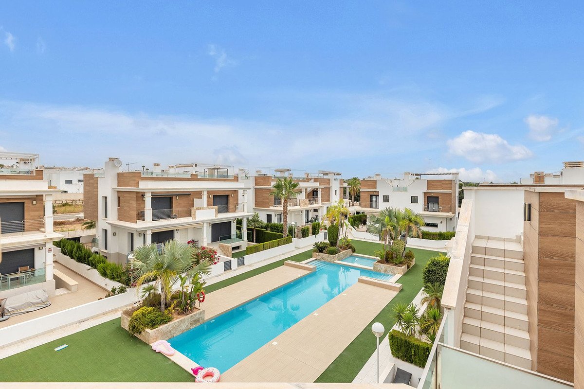 4 Bed Semi-Detached House in Ciudad Quesada