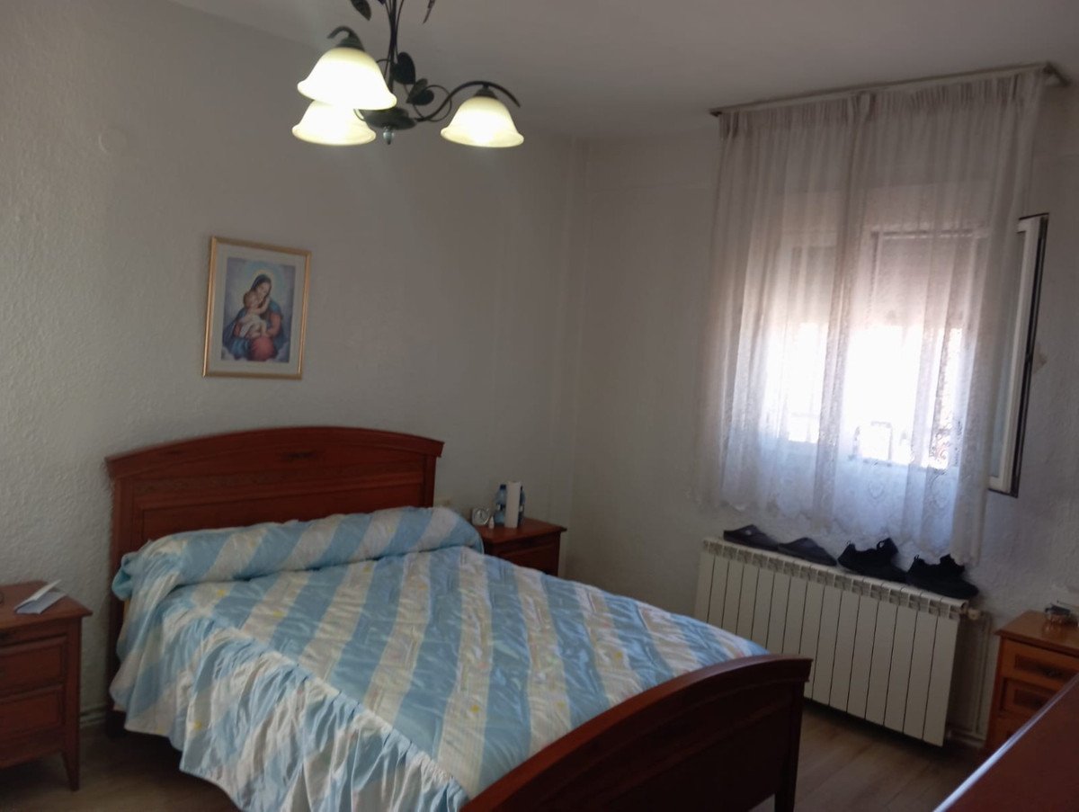 6 Bed Detached Villa in Yecla