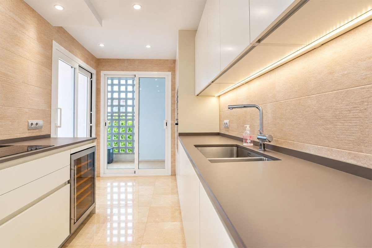 3 Bed Middle Floor Apartment in La Mairena