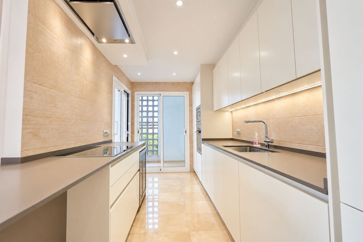3 Bed Middle Floor Apartment in La Mairena