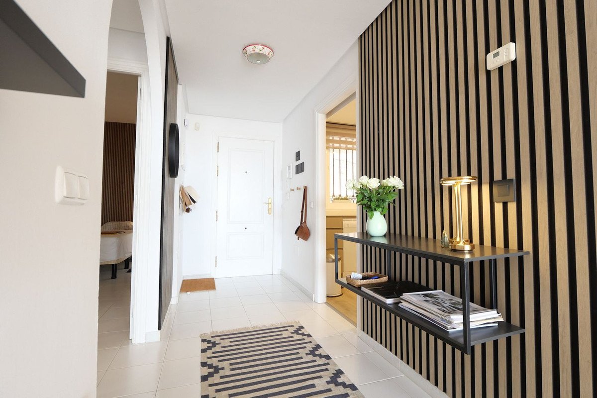 2 Bed Middle Floor Apartment in Riviera del Sol