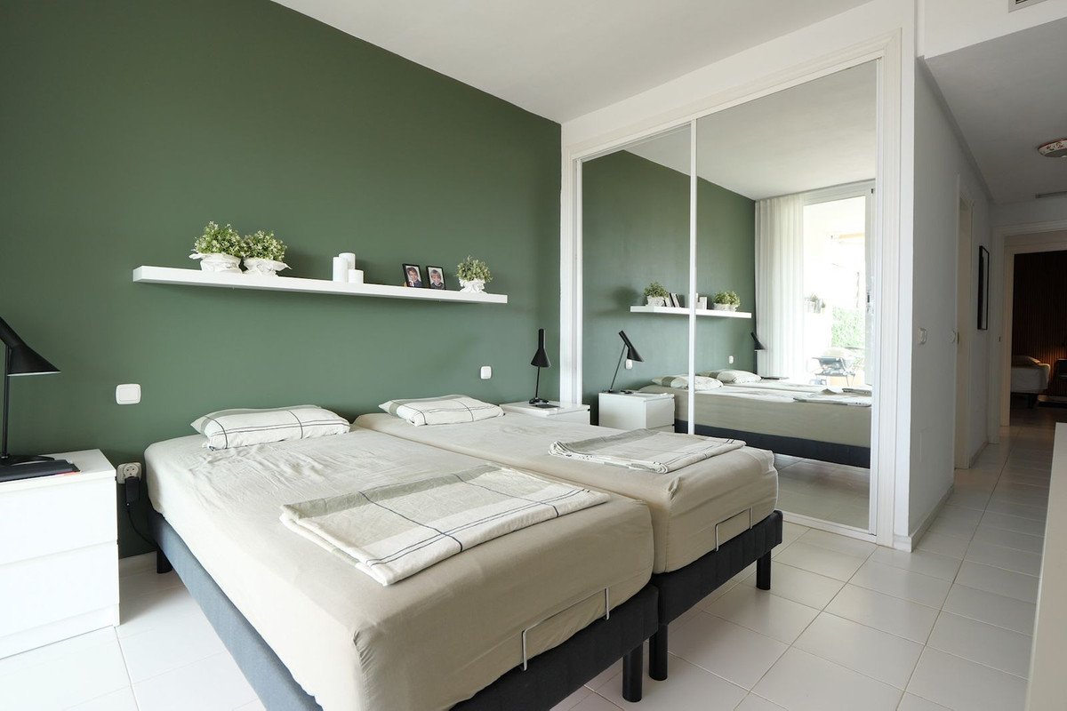 2 Bed Middle Floor Apartment in Riviera del Sol