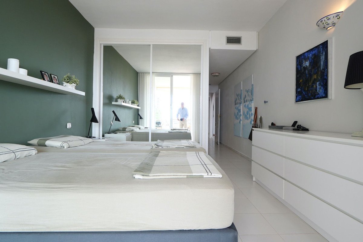 2 Bed Middle Floor Apartment in Riviera del Sol