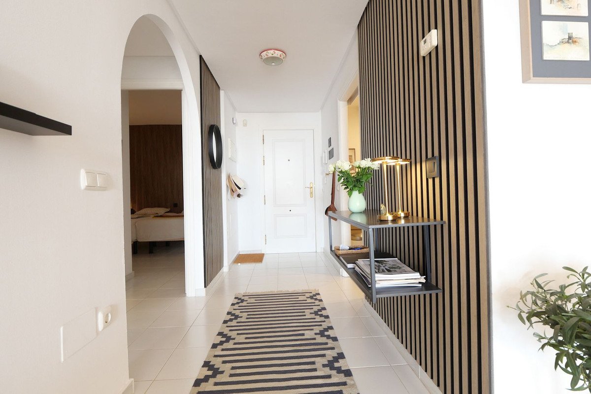 2 Bed Middle Floor Apartment in Riviera del Sol