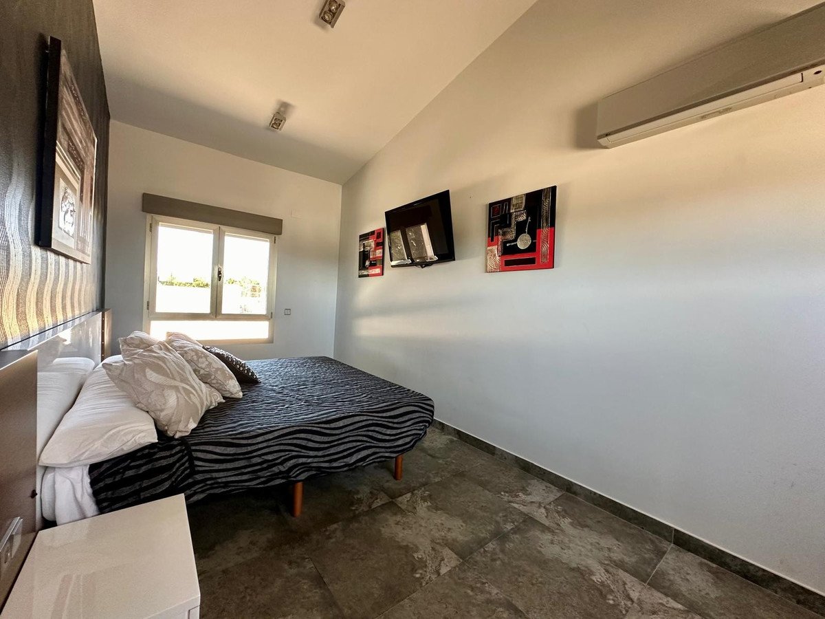 5 Bed Detached Villa in Yecla