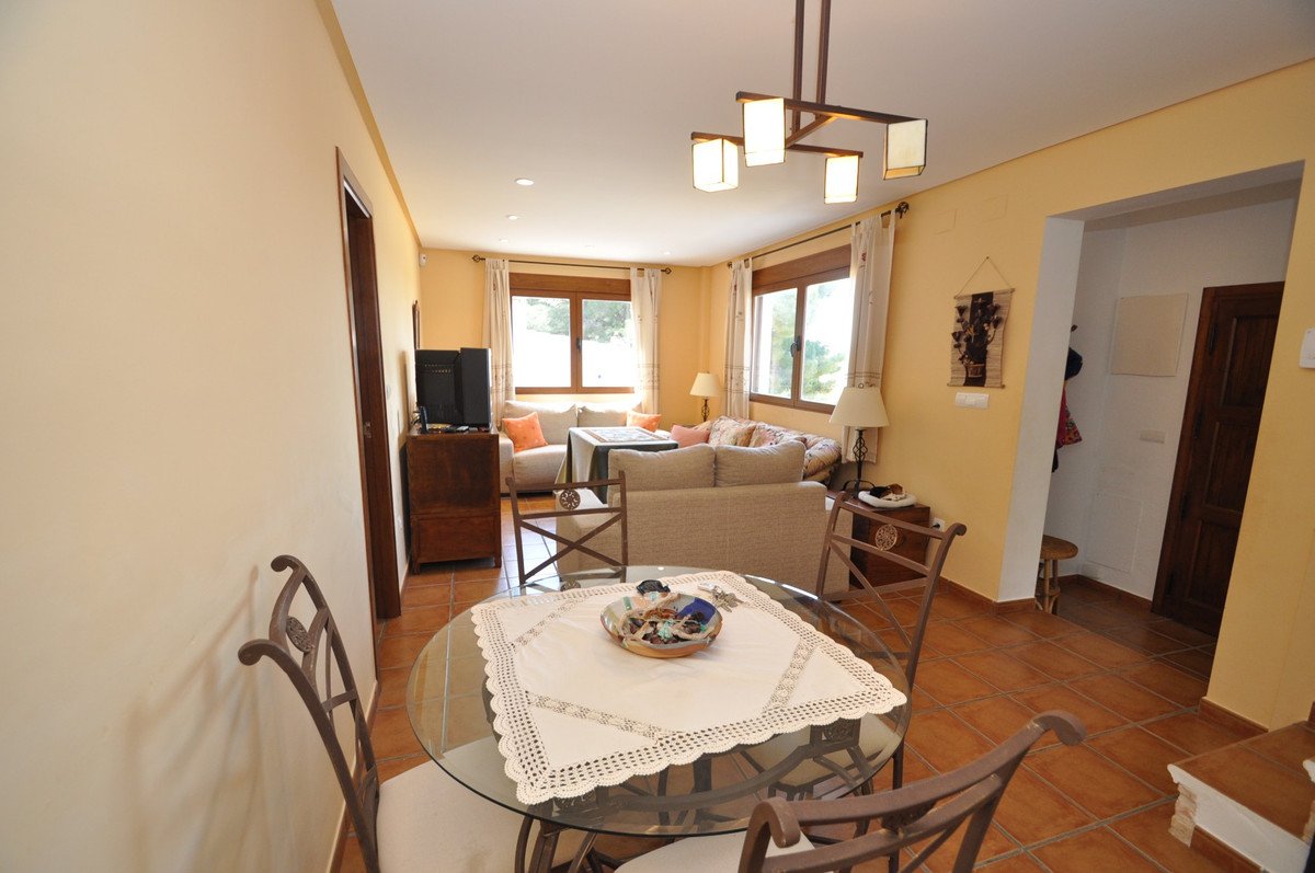 5 Bed Detached Villa in Castalla