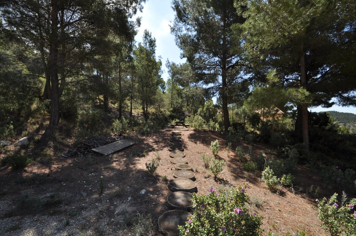 5 Bed Detached Villa in Castalla