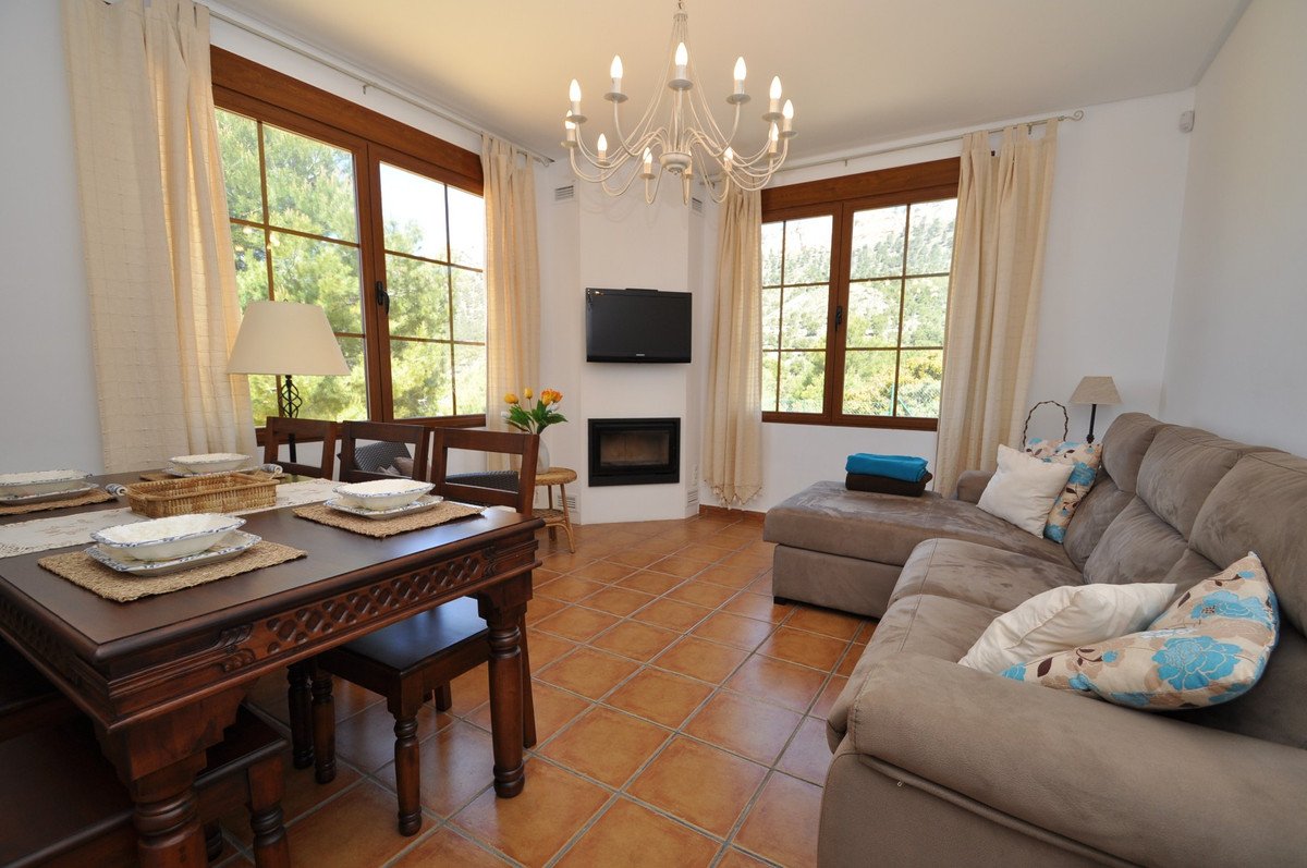 5 Bed Detached Villa in Castalla