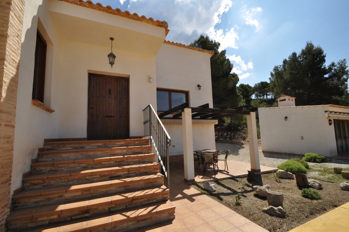 5 Bed Detached Villa in Castalla