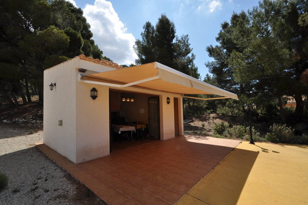 5 Bed Detached Villa in Castalla