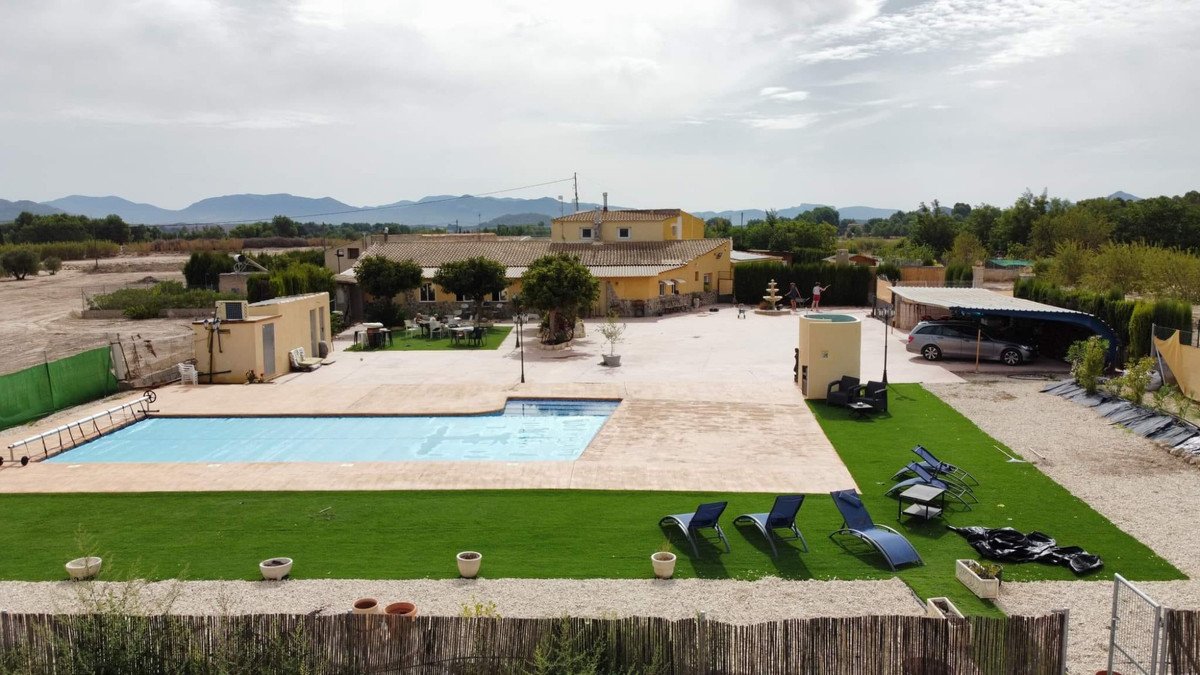 10 Bed Detached Villa in Villena