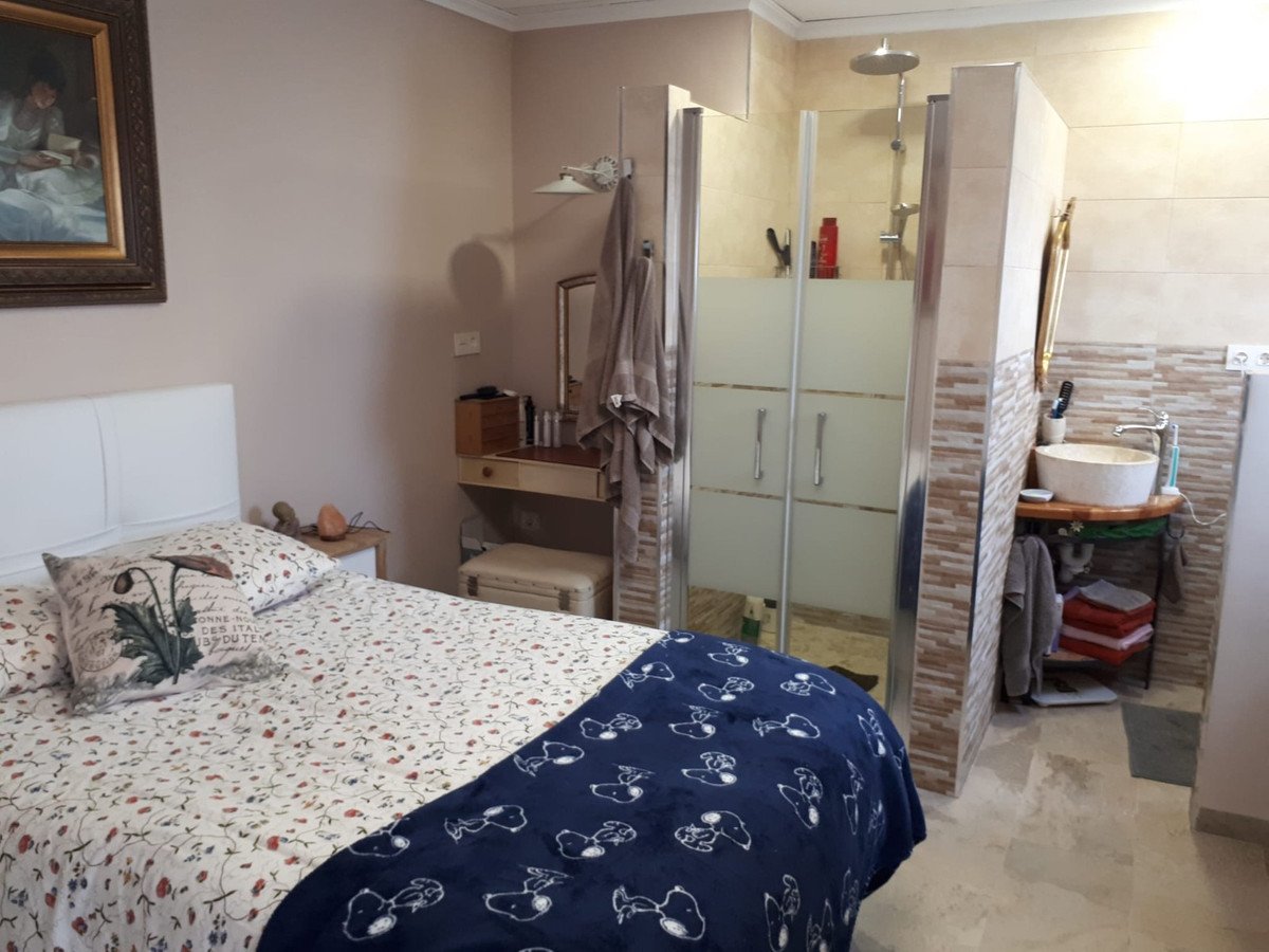 10 Bed Detached Villa in Villena