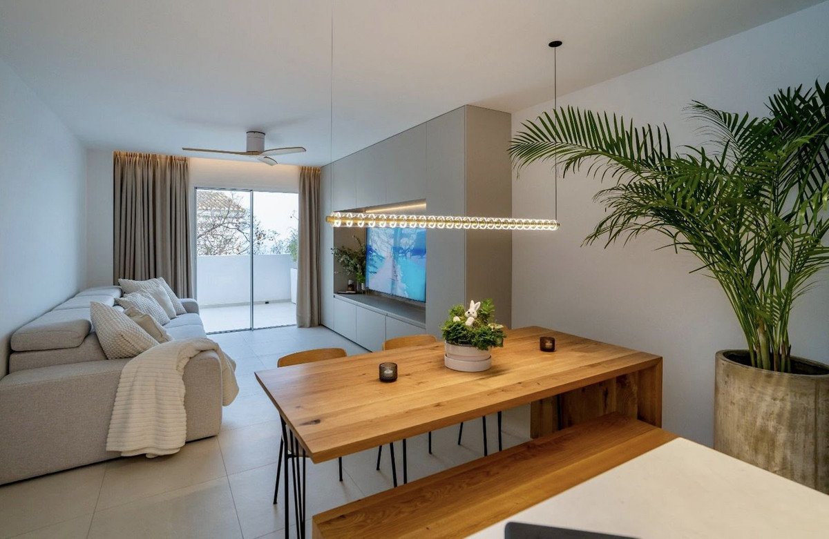 3 Bed Middle Floor Apartment in Benalmadena Pueblo