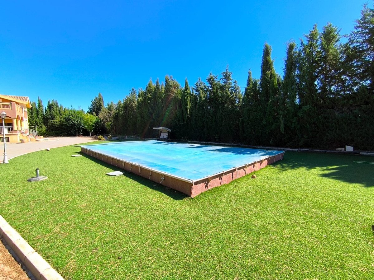 6 Bed Detached Villa in Yecla