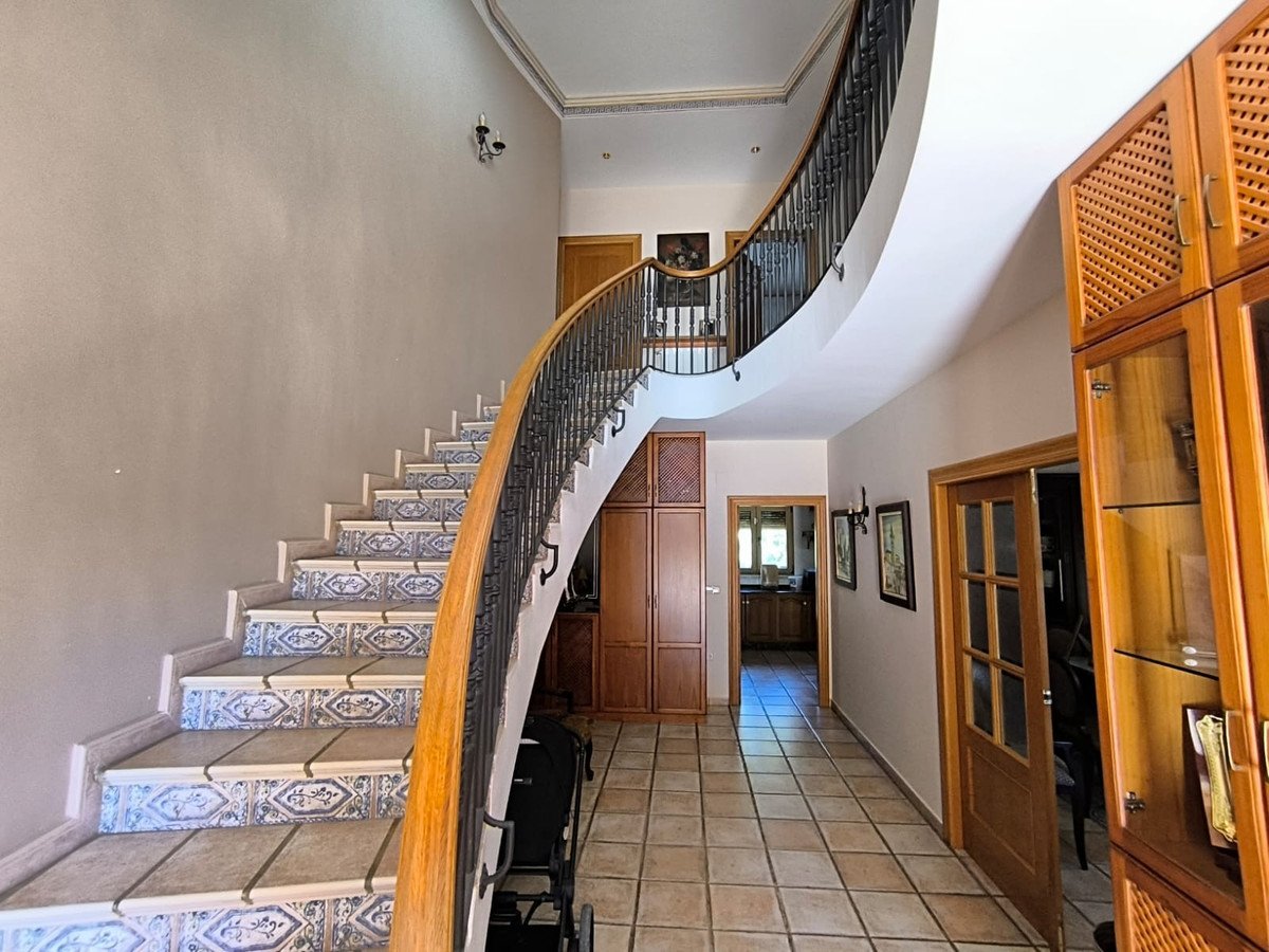 6 Bed Detached Villa in Yecla