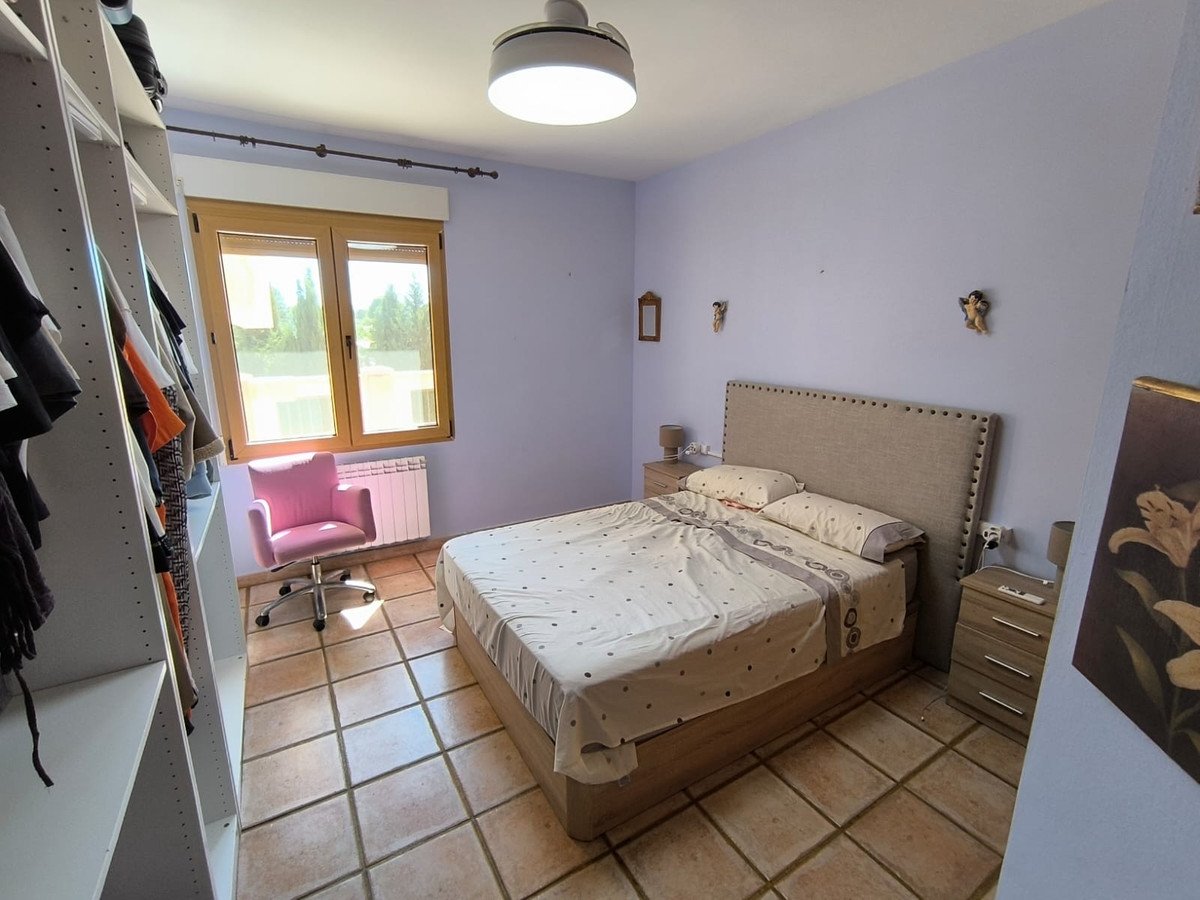 6 Bed Detached Villa in Yecla