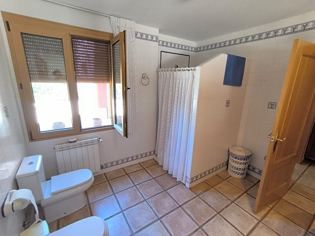 6 Bed Detached Villa in Yecla