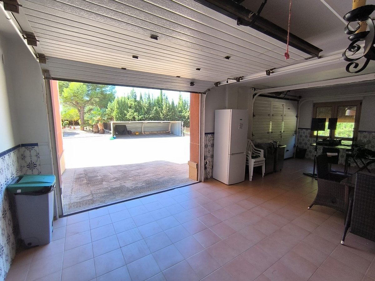 6 Bed Detached Villa in Yecla