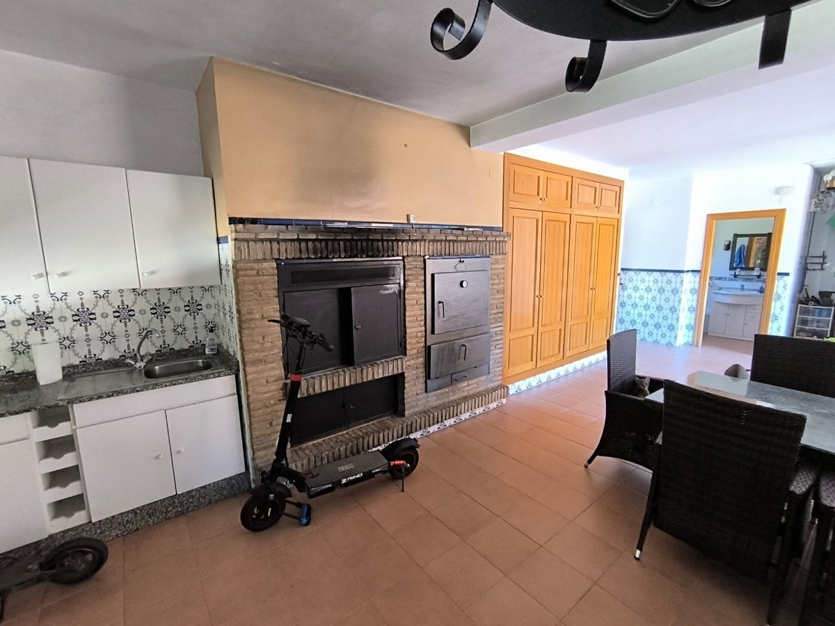 6 Bed Detached Villa in Yecla