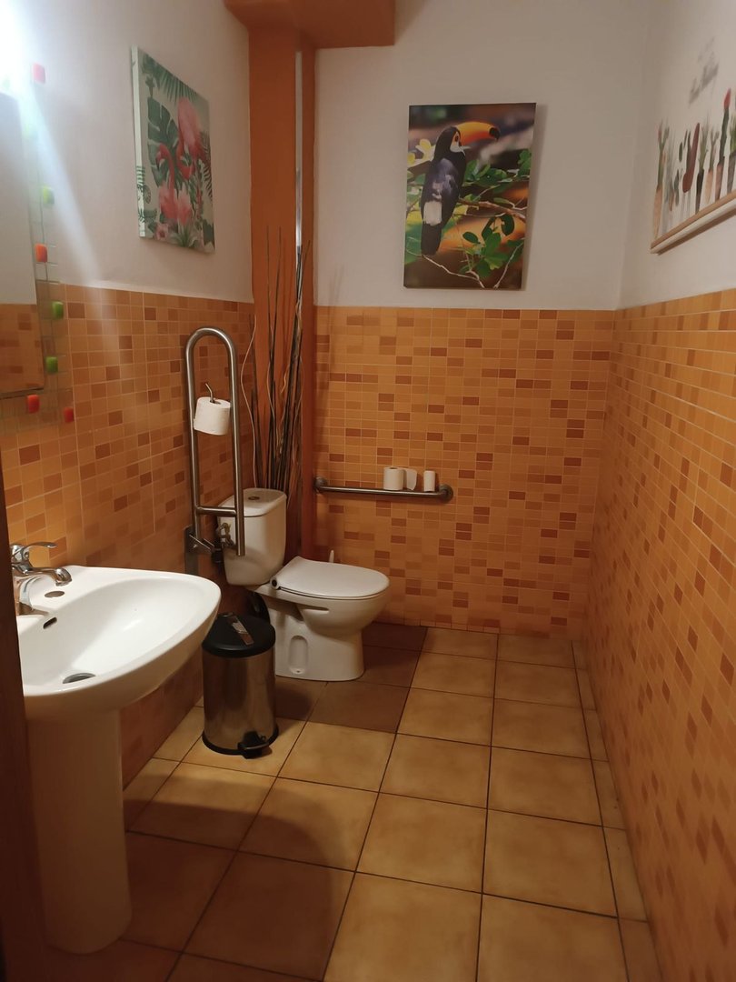 2 Bed Restaurant in Estepona