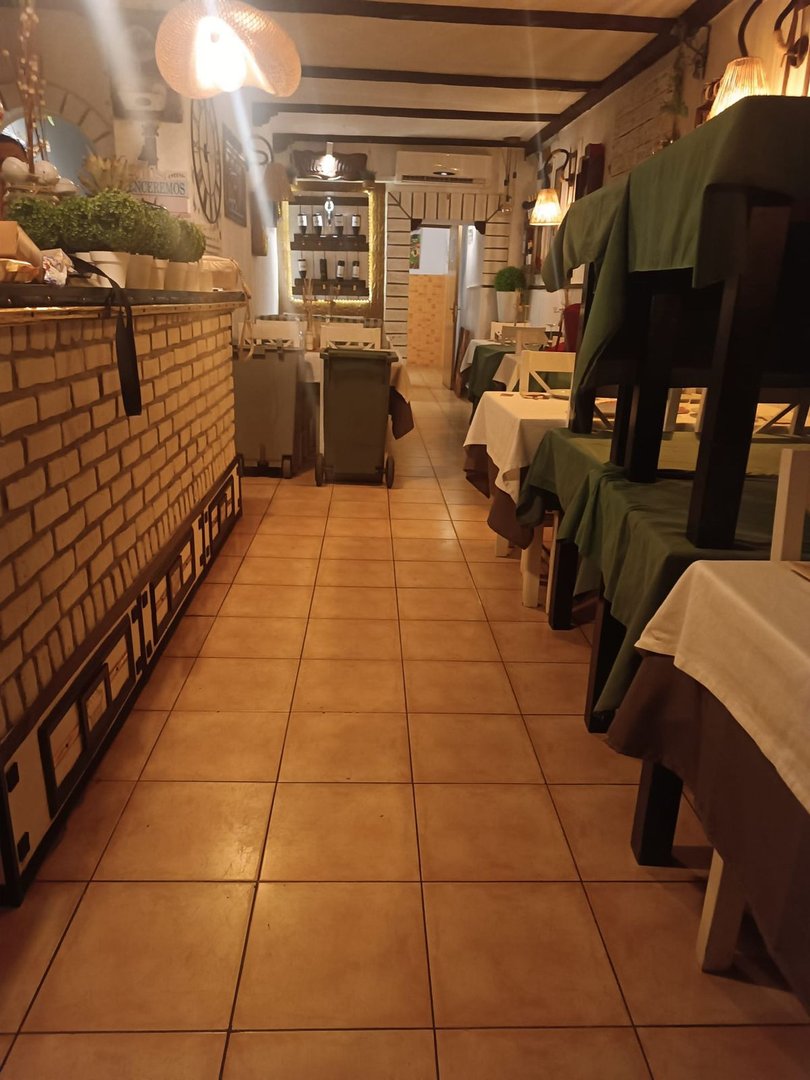 2 Bed Restaurant in Estepona