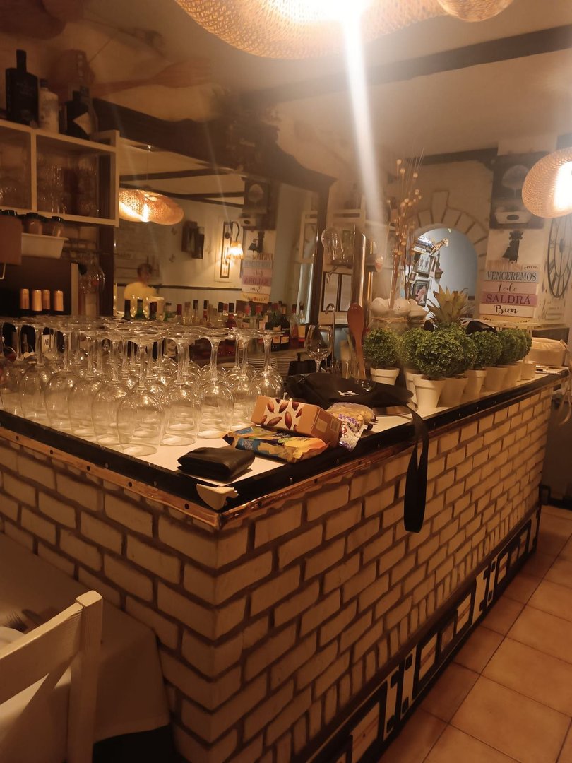 2 Bed Restaurant in Estepona