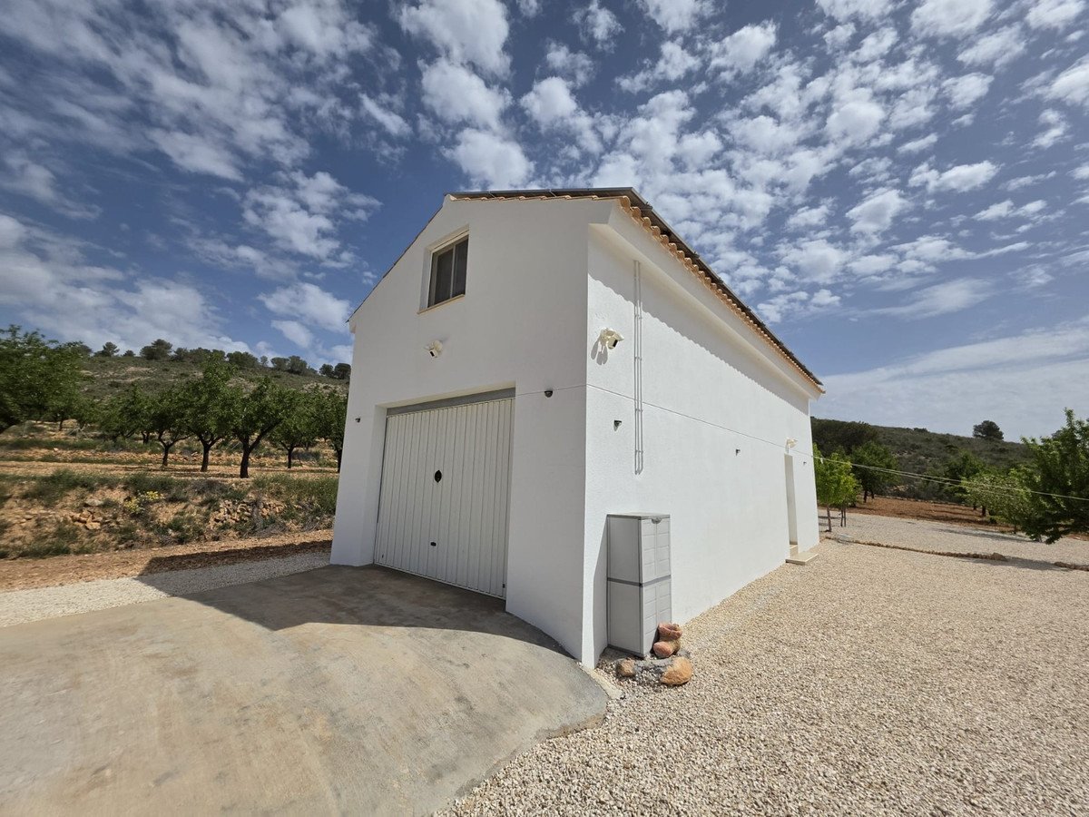 3 Bed Detached Villa in Pinoso