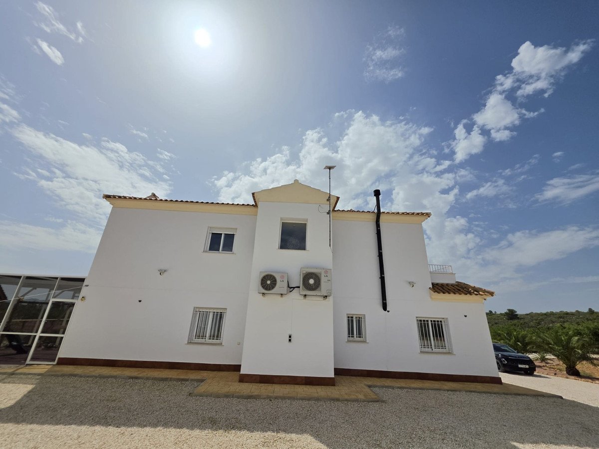 3 Bed Detached Villa in Pinoso