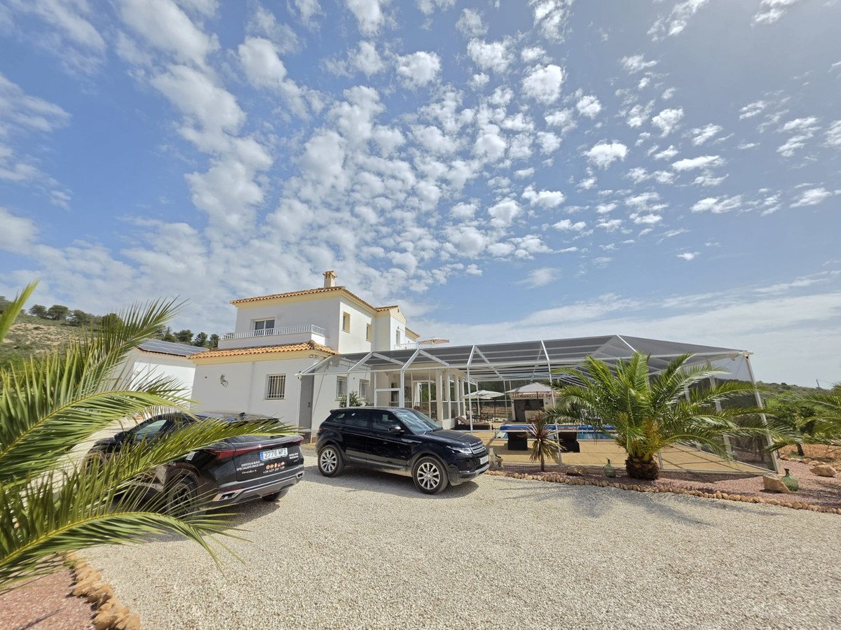 3 Bed Detached Villa in Pinoso