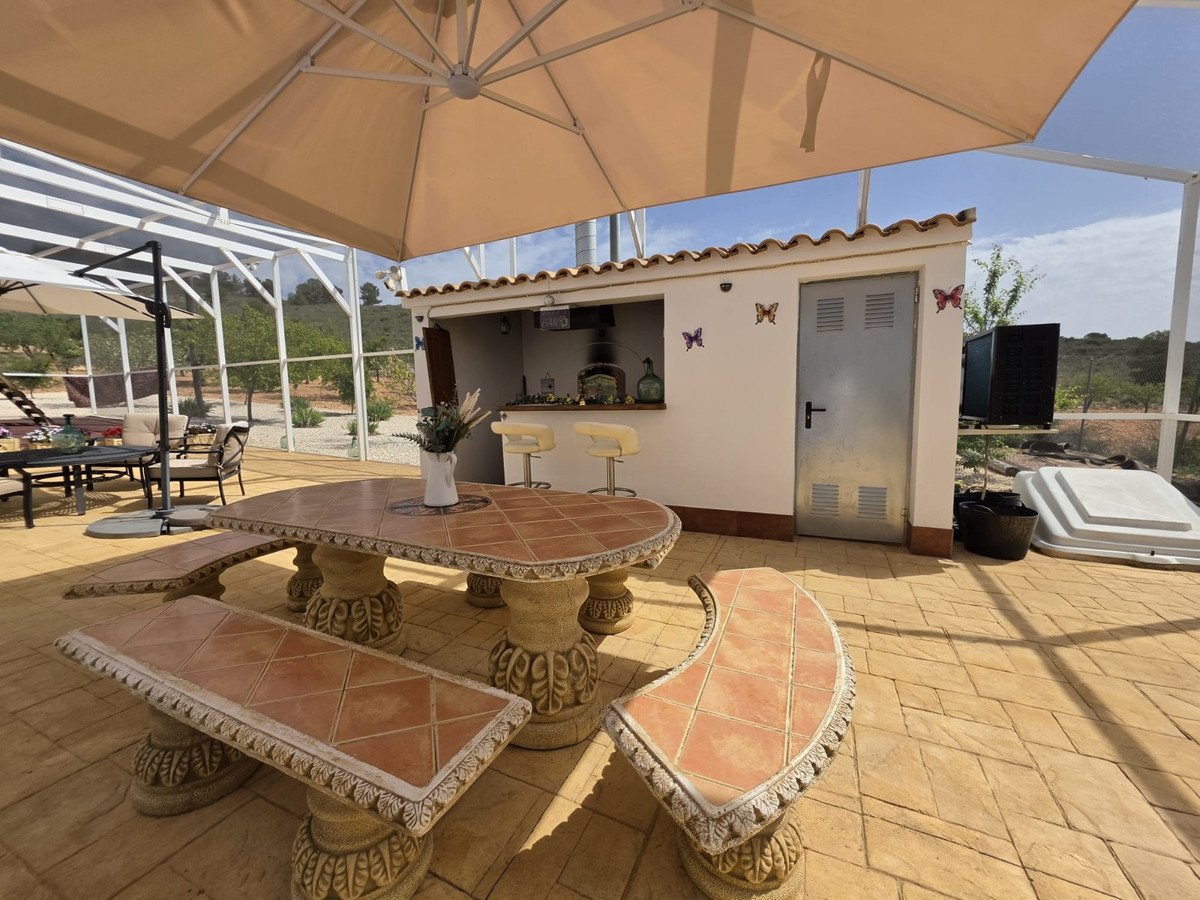 3 Bed Detached Villa in Pinoso