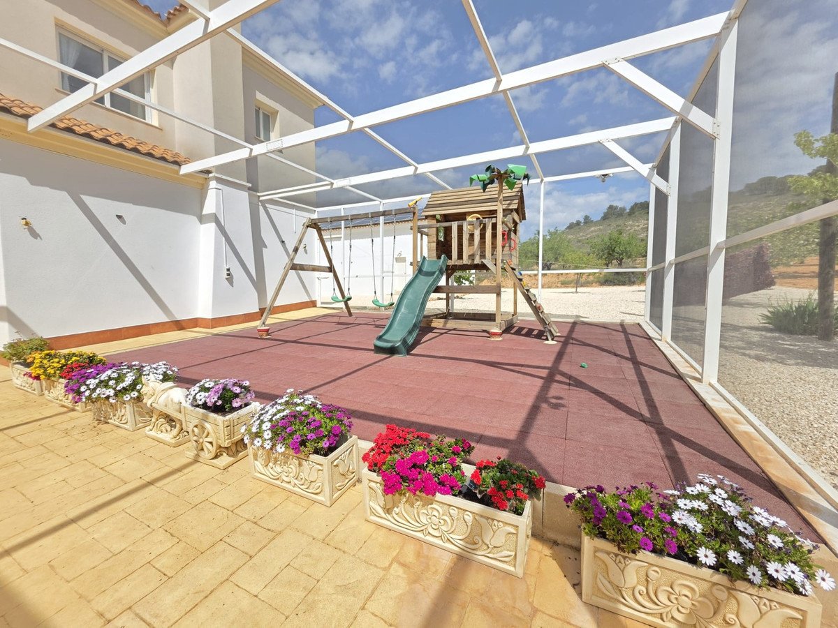 3 Bed Detached Villa in Pinoso